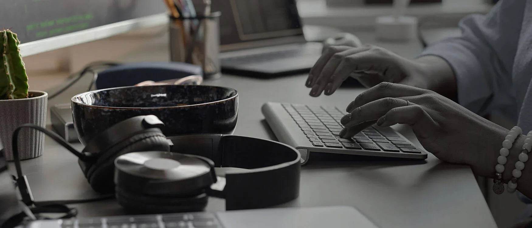 Headphones - Qoratech