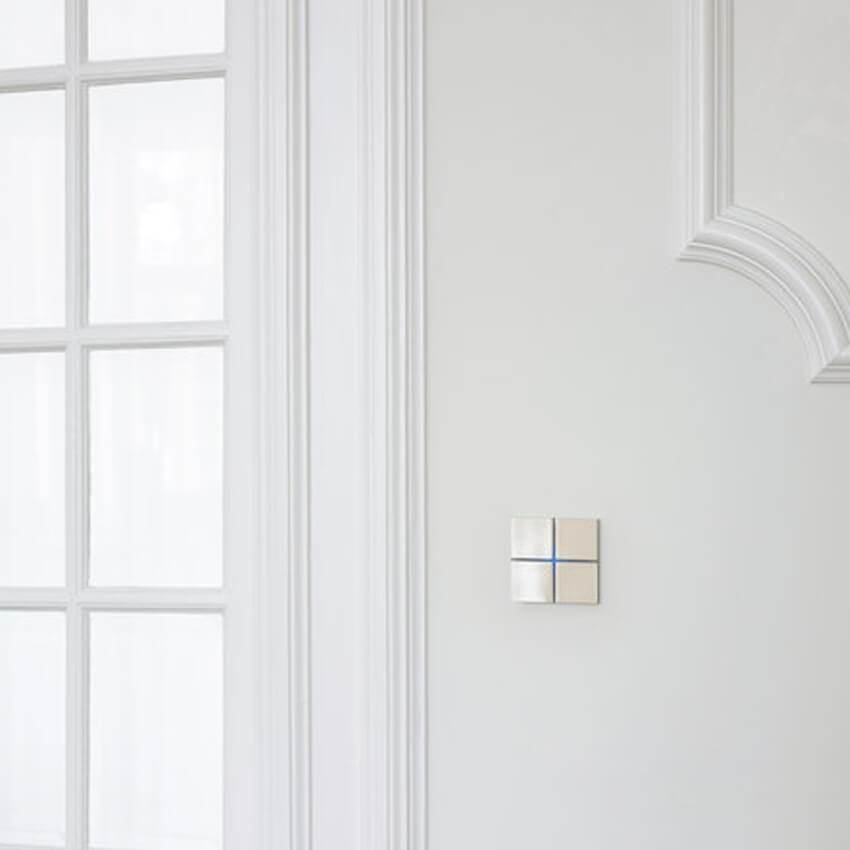 Sentido - brushed brass - 4-way - Qoratech